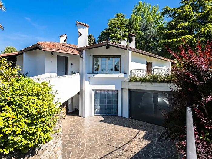 Casa trilocale in vendita in Via Ugo Foscolo, Credaro