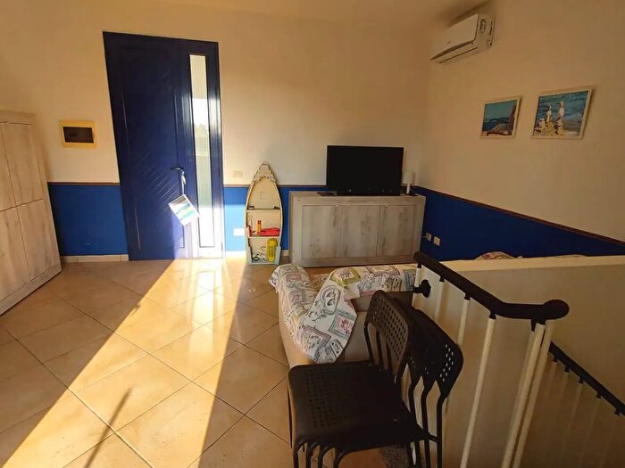 Appartamento trilocale in vendita in Via Tenente Angelo Lanzilao, Giurdignano