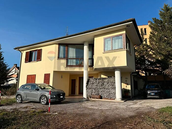 Appartamento quadrilocale in vendita in Via Aldo Moro, LAquila