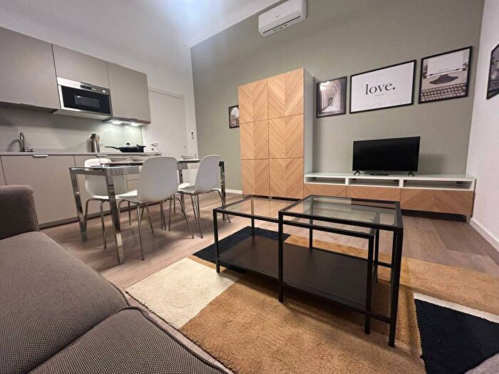 Appartamento bilocale in affitto in Via Giovanni Pascoli, Città Studi Susa, Milano