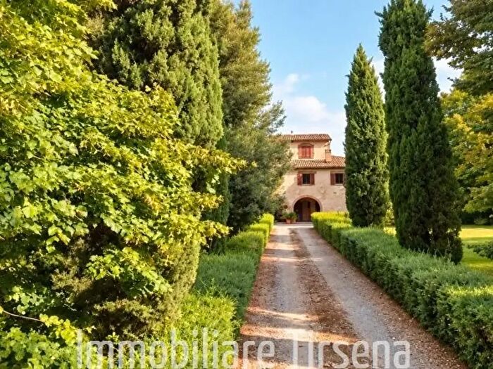 Casa con 12 locali in vendita in Orvieto