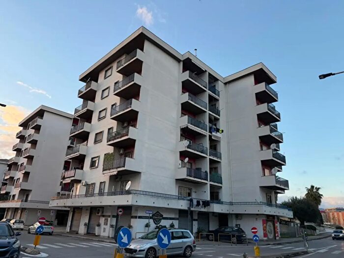 Appartamento con 6 locali in vendita in Viale De Crescenzo, Battipaglia