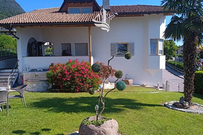 Casa con 5 locali in vendita in Heppenheimer Straße, Caldaro Strada Del Vino