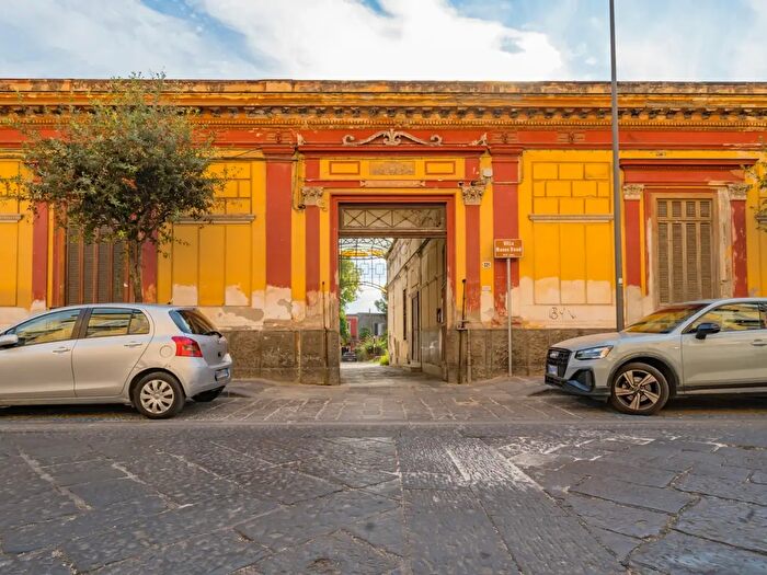 Appartamento trilocale in vendita in Corso Resina, Ercolano