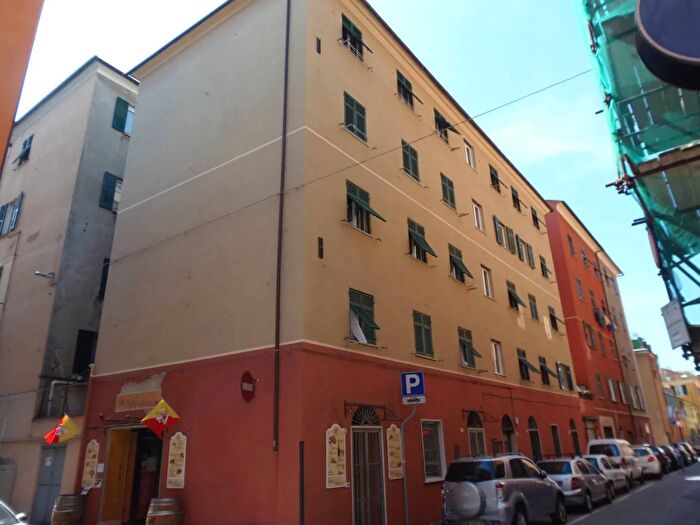 Appartamento trilocale in vendita in Via Ursone da Sestri Genova, Genova