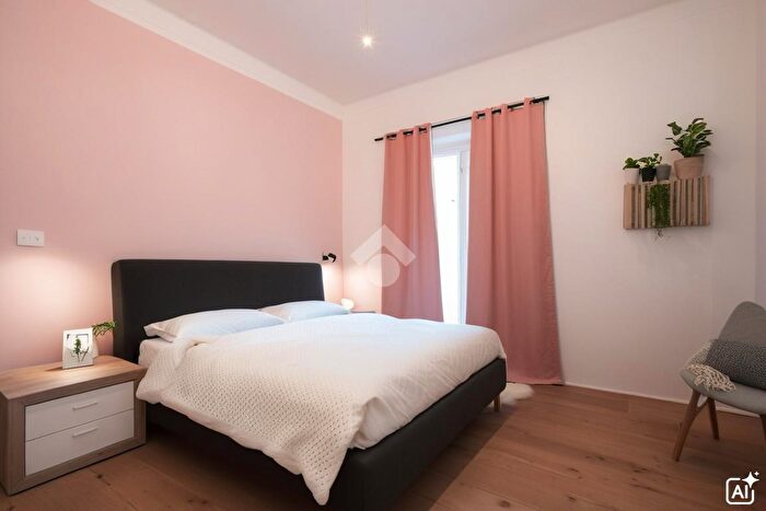 Appartamento trilocale in vendita in Via Fernandel, Alessandria