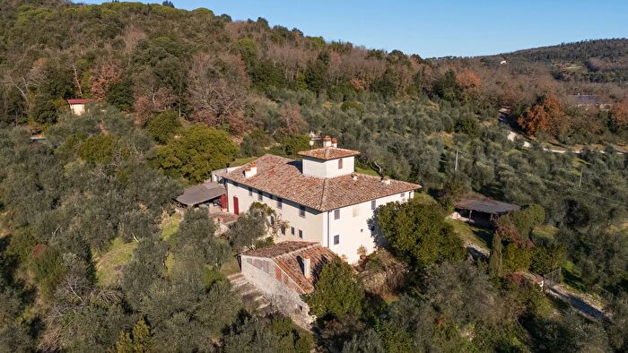 Casa con 13 locali in vendita in Le Corti, Rignano SullArno