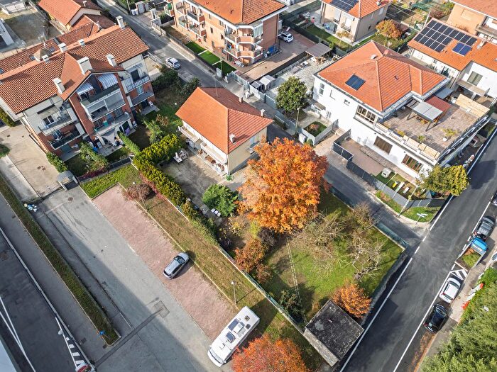 Casa con 7 locali in vendita in Via Galileo Galilei, Chieri