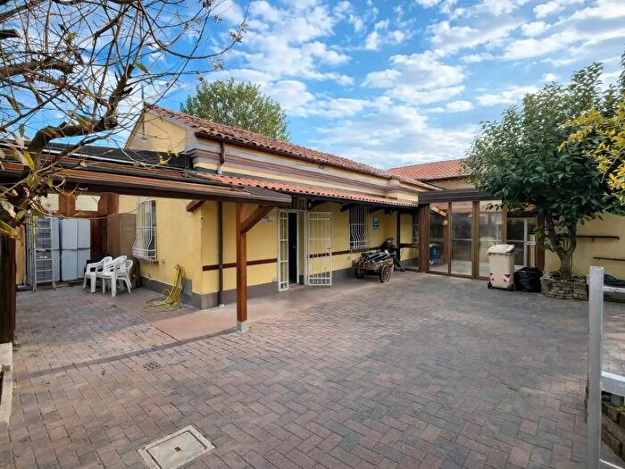 Casa con 6 locali in vendita in Forli