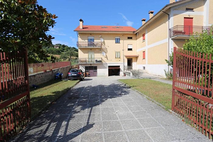 Appartamento con 6 locali in vendita in Via Abruzzo Gubbio, Gubbio