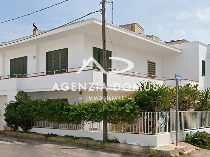 Casa con 7 locali in vendita in Via Enrico Toti, Ugento