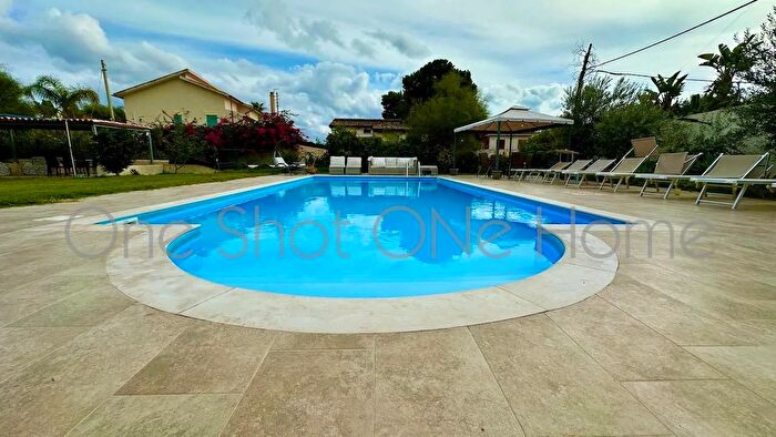 Casa quadrilocale in vendita in Via Prometeo, Siracusa