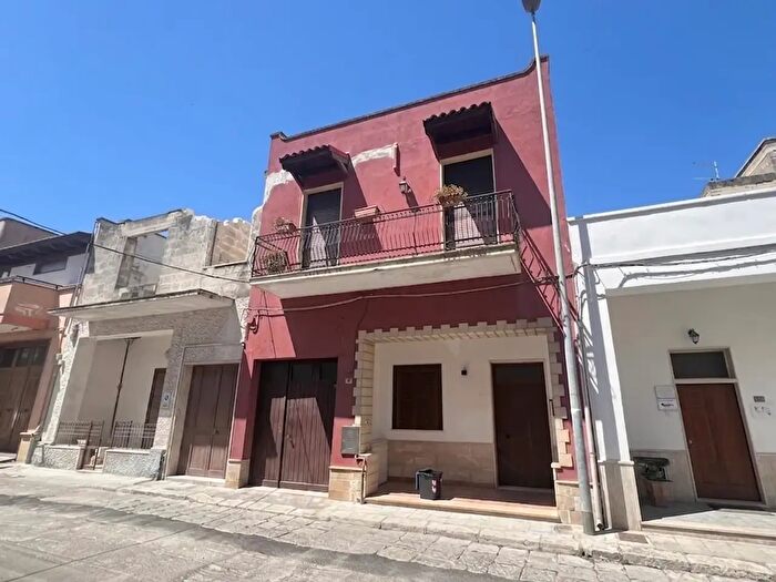 Appartamento quadrilocale in vendita in Via Massimo d'Azeglio, Leverano