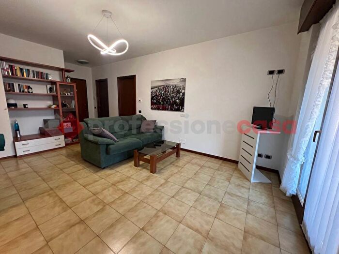 Appartamento quadrilocale in affitto in VIA MONTORIO, Borgo Venezia, Verona