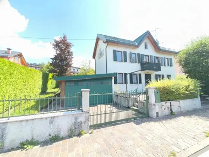 Casa con 6 locali in vendita in Via Monte Ortigara, Gallio