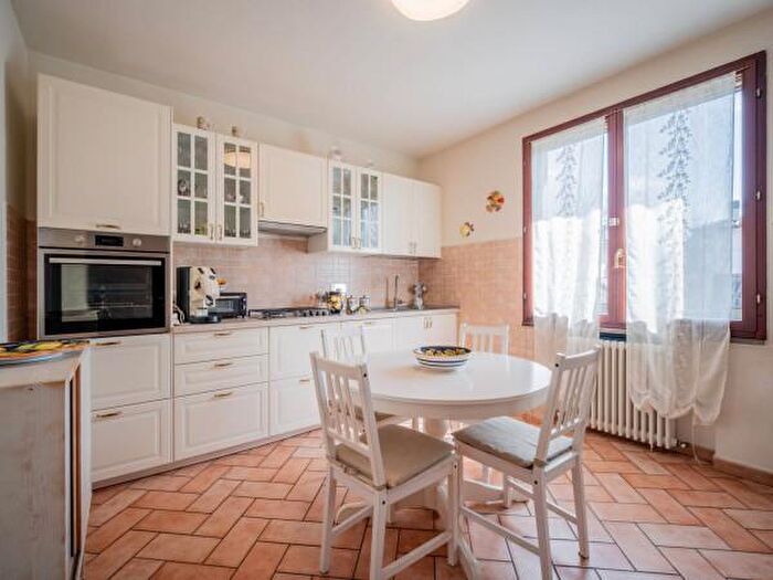 Casa con 6 locali in vendita in Reggio Emilia