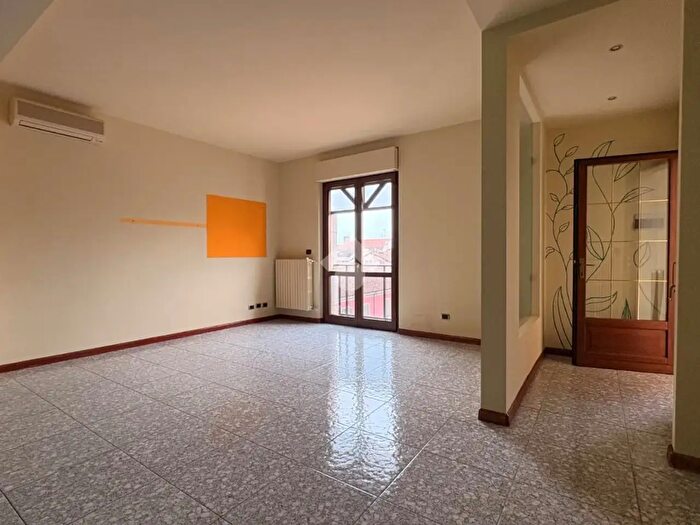 Appartamento con 5 locali in vendita in Vicolo Santa Cecilia, Asti