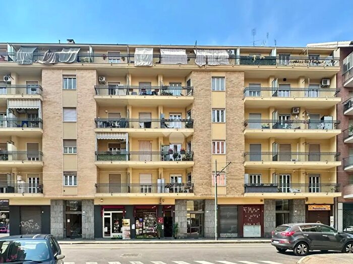 Appartamento trilocale in vendita in Via Bibiana, Torino