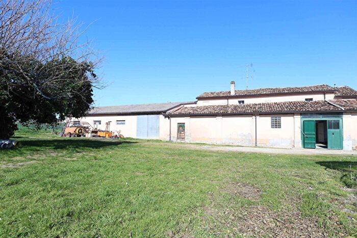 Casa quadrilocale in vendita in Longiano