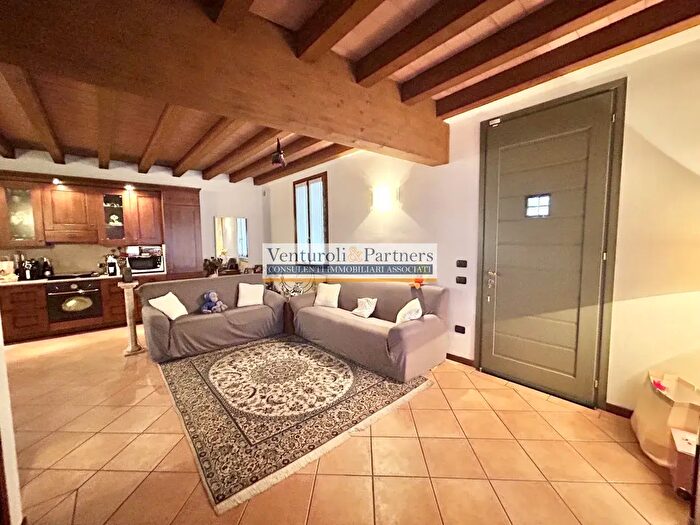 Appartamento trilocale in vendita in Vicolo SantAgostino, Montichiari