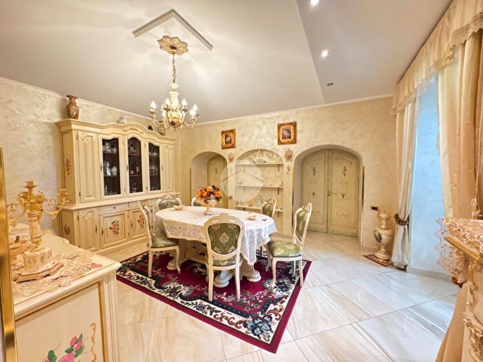 Appartamento quadrilocale in vendita in Via Raffaele Viviani, Castellammare Di Stabia