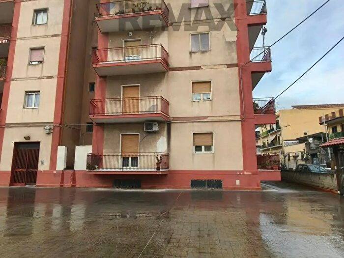 Appartamento con 6 locali in vendita in Via Giuseppe Missori, Catania