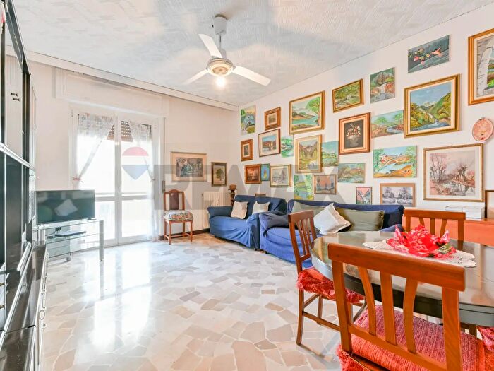 Appartamento trilocale in vendita in Via Marconi, Rho