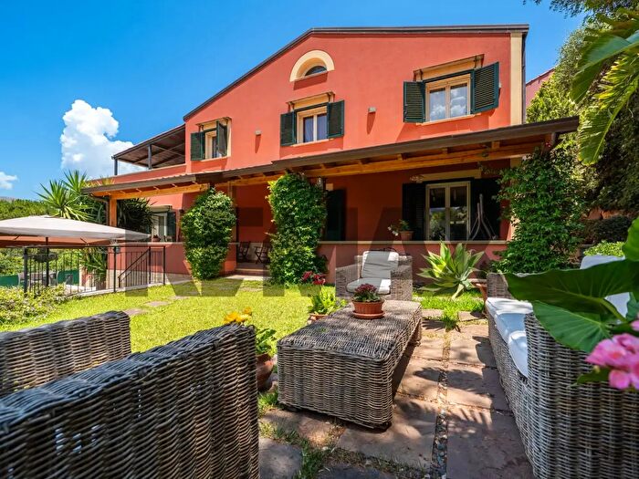 Casa con 7 locali in vendita in Via degli Astronauti Bis, Altofonte