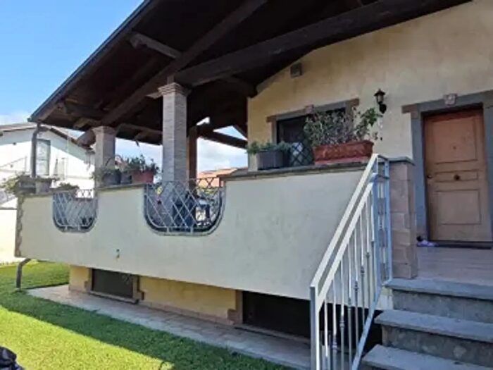 Casa con 6 locali in vendita in Via Predoi, Roma