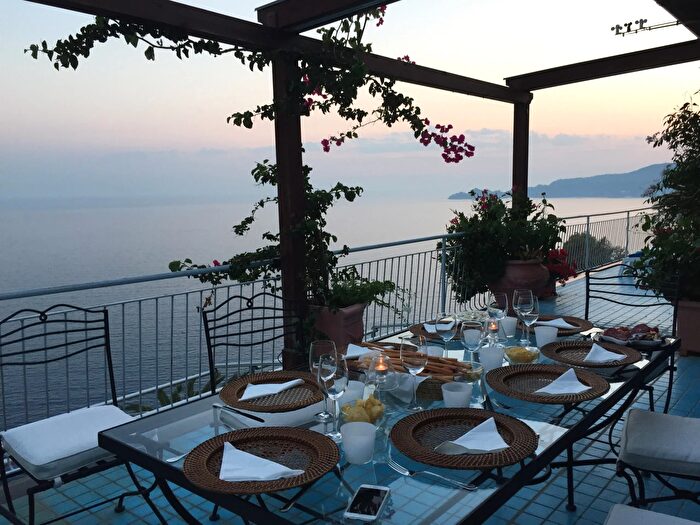 Appartamento con 6 locali in vendita in Via Aurelia, Chiavari