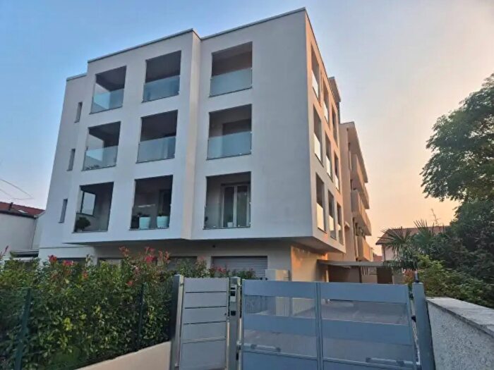 Appartamento bilocale in vendita in Via Varesina, Como