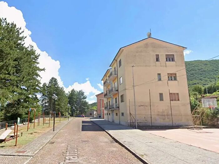 Appartamento quadrilocale in vendita in Via Tratturo, San Pietro Avellana