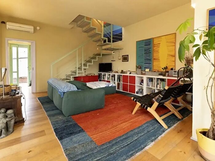 Casa con 7 locali in vendita in Via Adolfo Massei, Camaiore