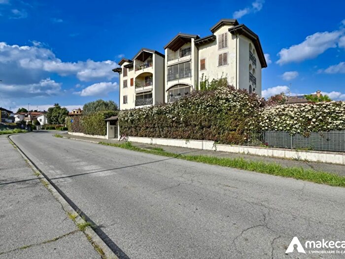 Appartamento trilocale in vendita in Via Salerano, San Zenone Al Lambro