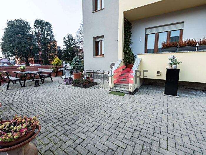 Appartamento quadrilocale in vendita in Via Roma B, Galliate