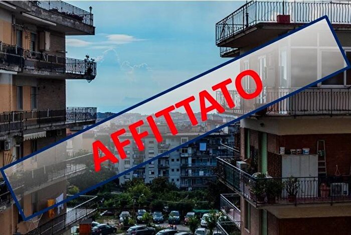 Appartamento con 6 locali in affitto in Via Domenico Fontana, Rione Alto, Napoli