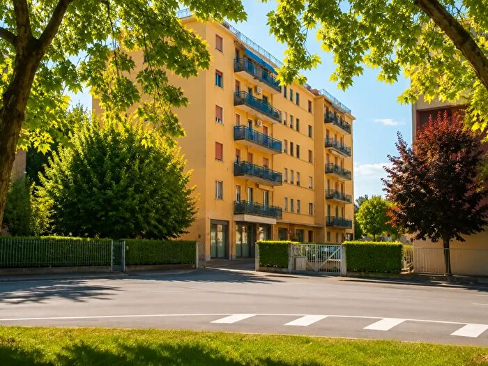Appartamento trilocale in vendita in Via Emilio Lepido, Parma