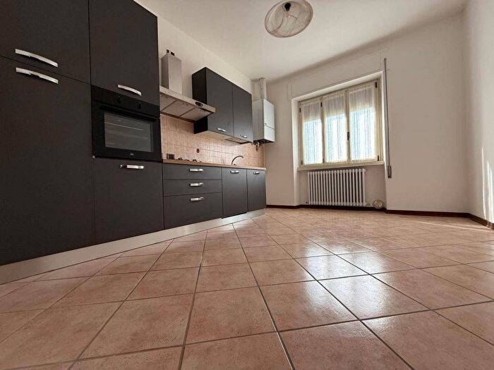 Appartamento bilocale in affitto in Via Cornelio Rovera, Centro, Gavirate