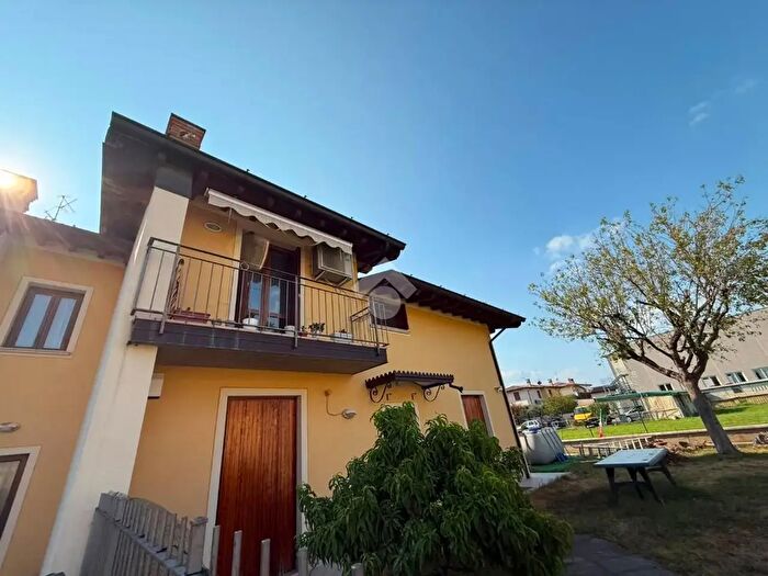 Appartamento quadrilocale in vendita in Via San Giovanni, Rovato