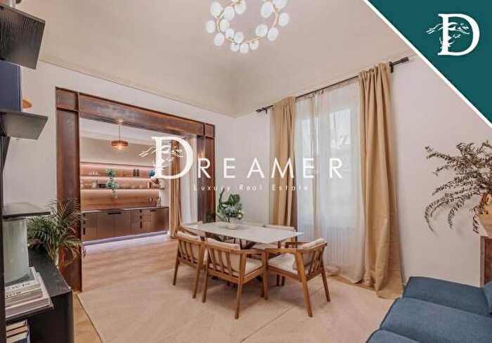 Appartamento con 6 locali in vendita in Piazzale Donatello, Firenze