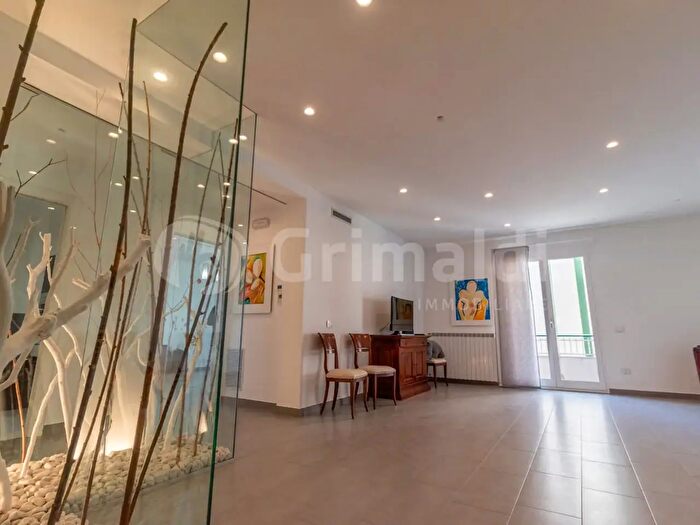 Appartamento con 5 locali in vendita in Via Don Lorenzo Milani, Noto