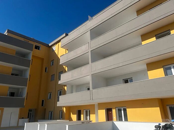 Appartamento trilocale in affitto in Via Monte Civetta, Nettuno