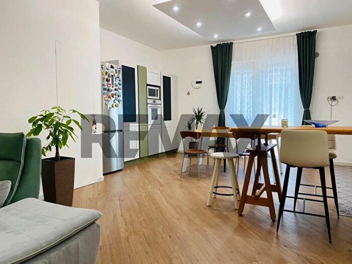 Appartamento trilocale in vendita in Via Giulio Petroni, Bari