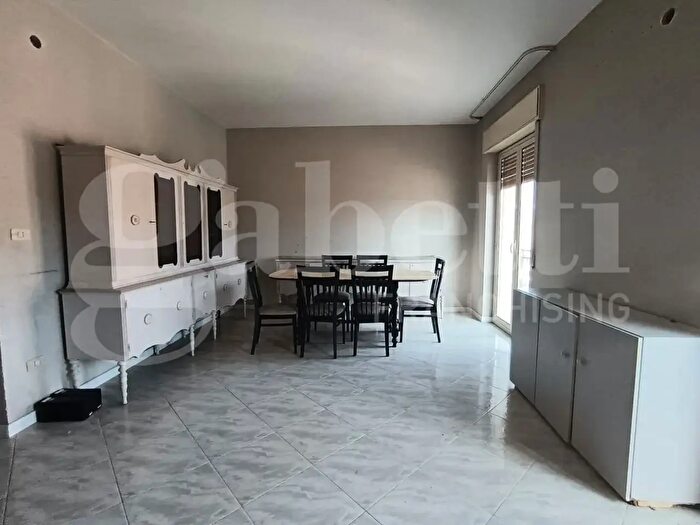 Appartamento quadrilocale in vendita in Via Ferla, Siracusa