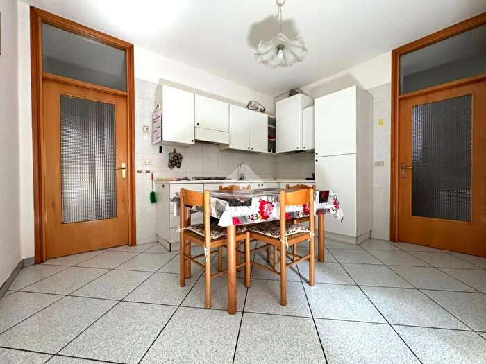 Appartamento trilocale in vendita in Via Scarpatetti, Sondrio