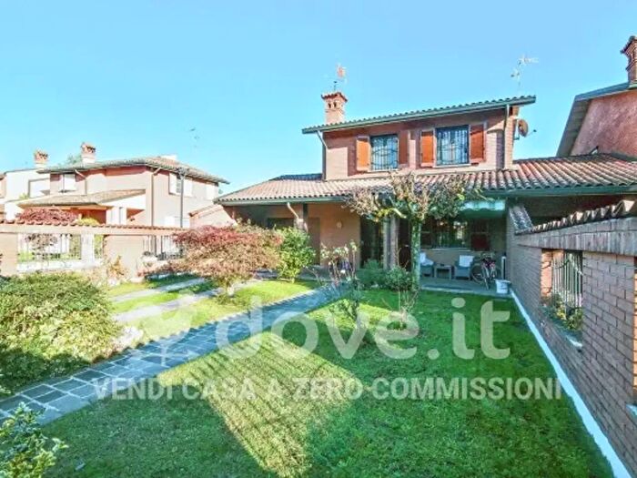 Casa quadrilocale in vendita in Via delle Camelie, San Genesio Ed Uniti