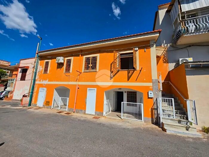 Casa trilocale in vendita in Via Mortelle, Torre Del Greco