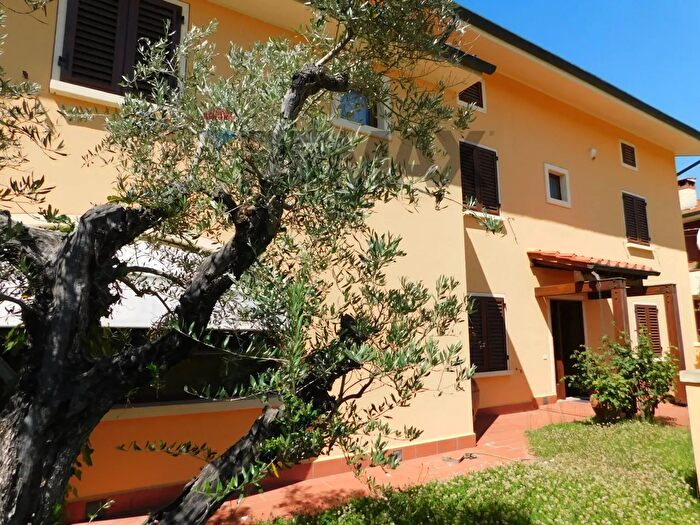 Casa con 6 locali in vendita in Pieve A Nievole