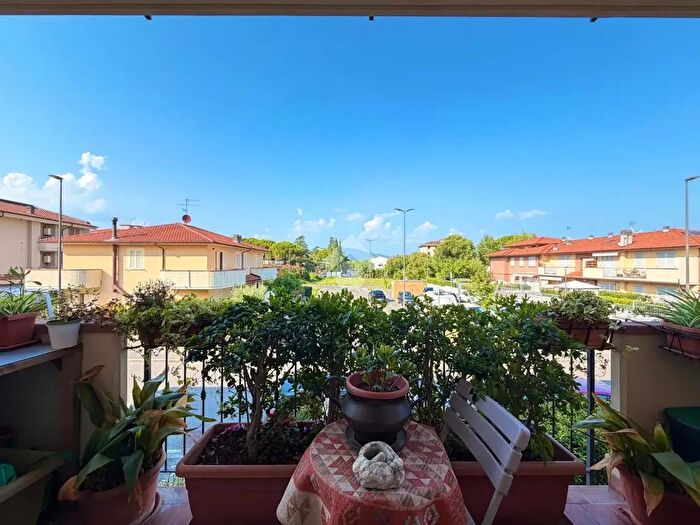 Appartamento trilocale in vendita in Via Pontormo, Quarrata