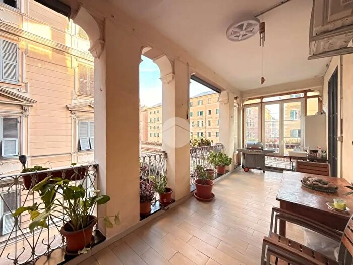 Appartamento trilocale in vendita in Via Giacomo Giovanetti, Genova